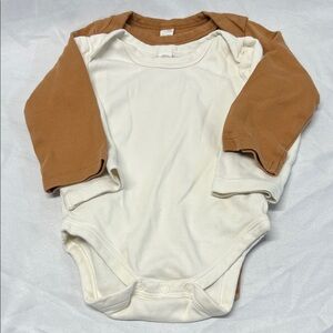 Colored Organics Cream and Tan Long Sleeve 2 Onesies Bundle Size 12-18 months